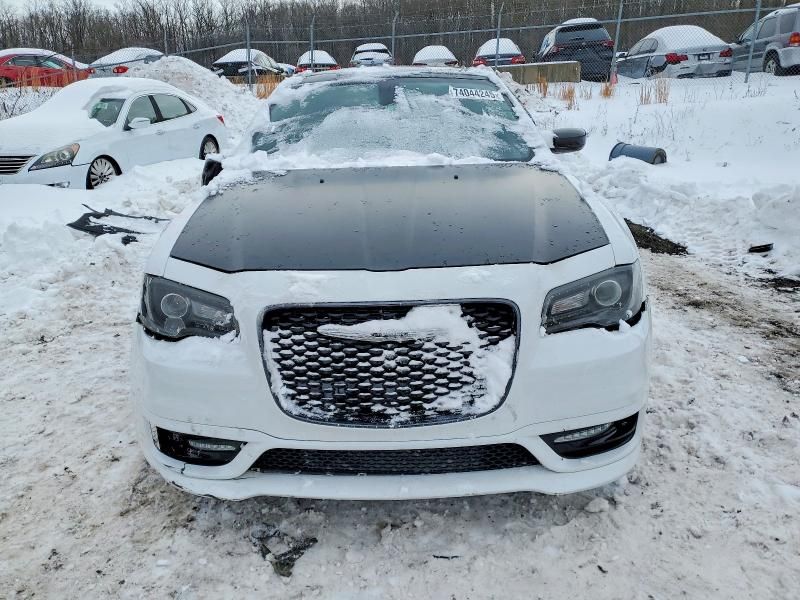 2019 Chrysler 300 s