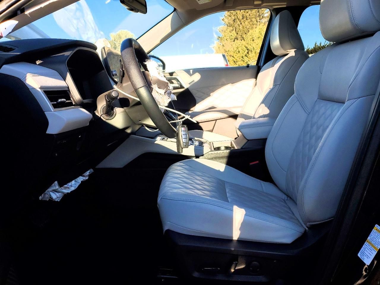 2024 Mitsubishi Outlander sel