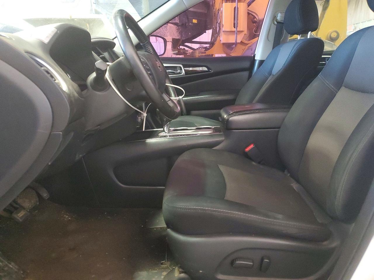 2019 Nissan Pathfinder sv