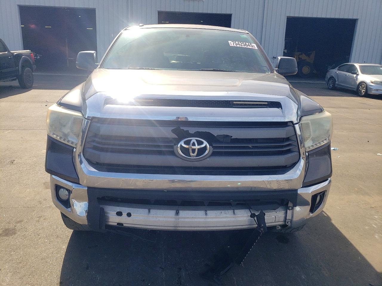 2015 Toyota Tundra SR5