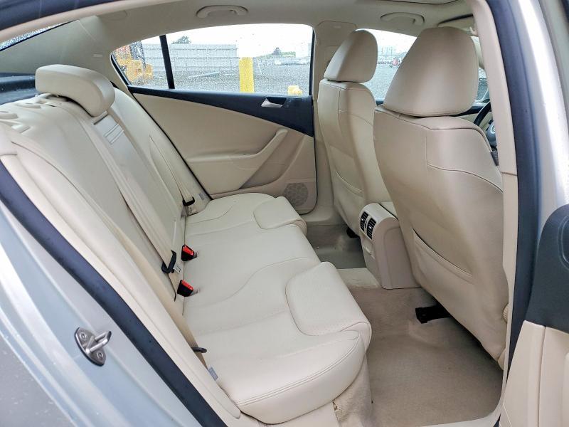 2010 Volkswagen Passat Komfort