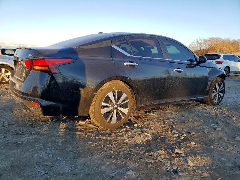 2022 Nissan Altima sv