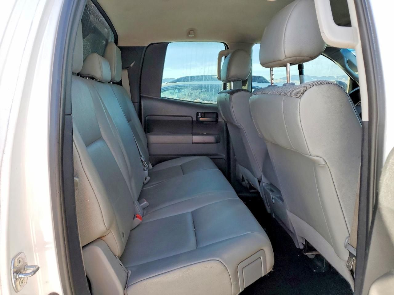 2011 Toyota Tundra Double cab SR5