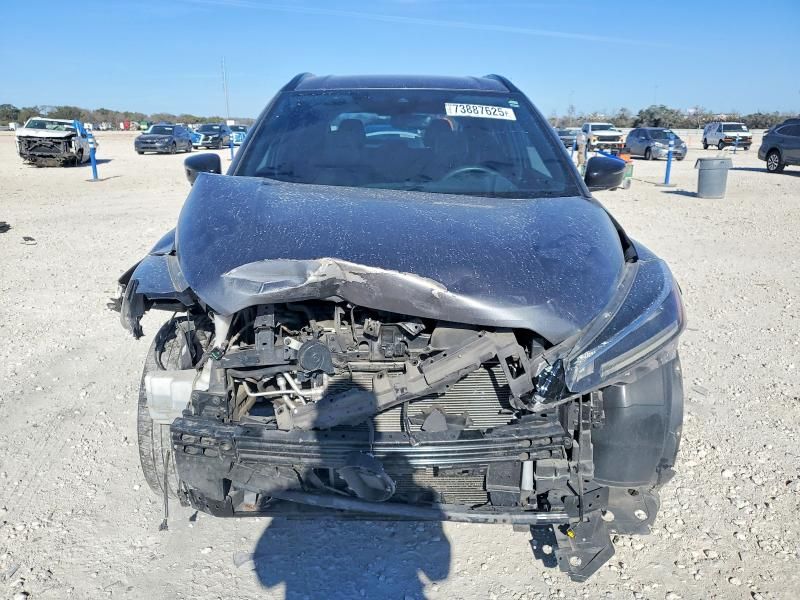 2022 Nissan Kicks sr