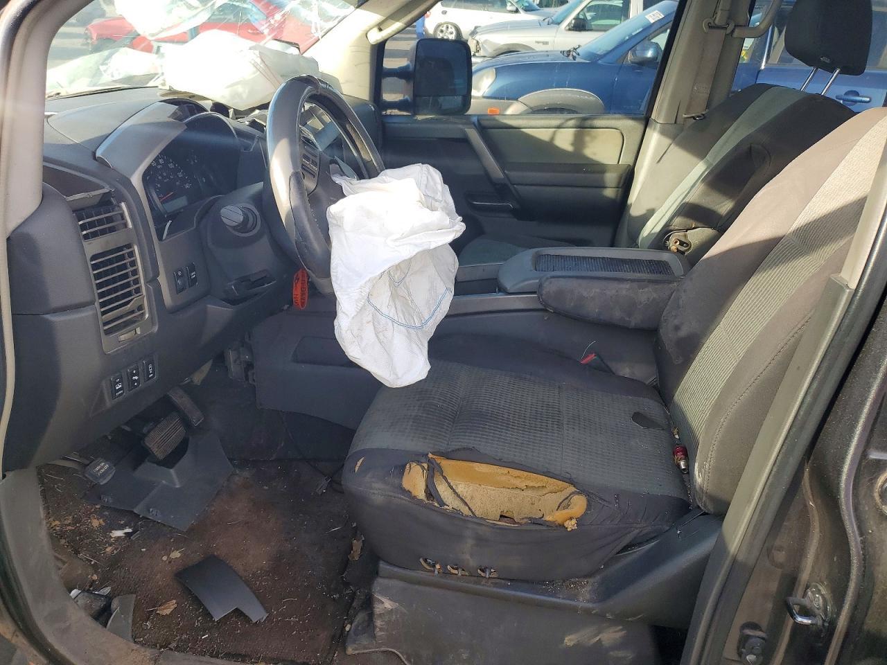 2005 Nissan Titan XE