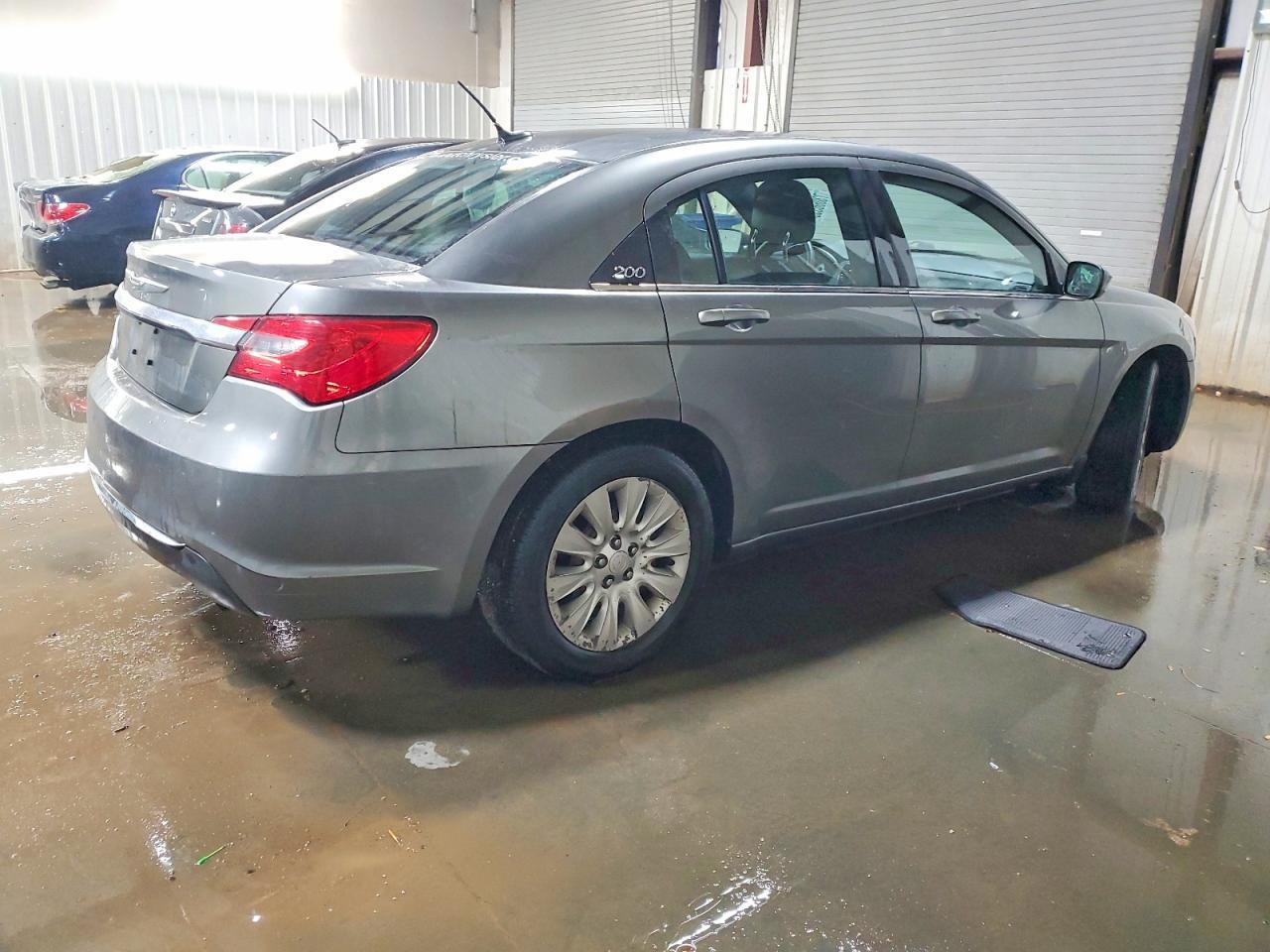 2012 Chrysler 200 lx