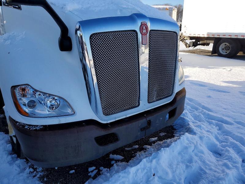 2016 Volvo VNL Semi Truck