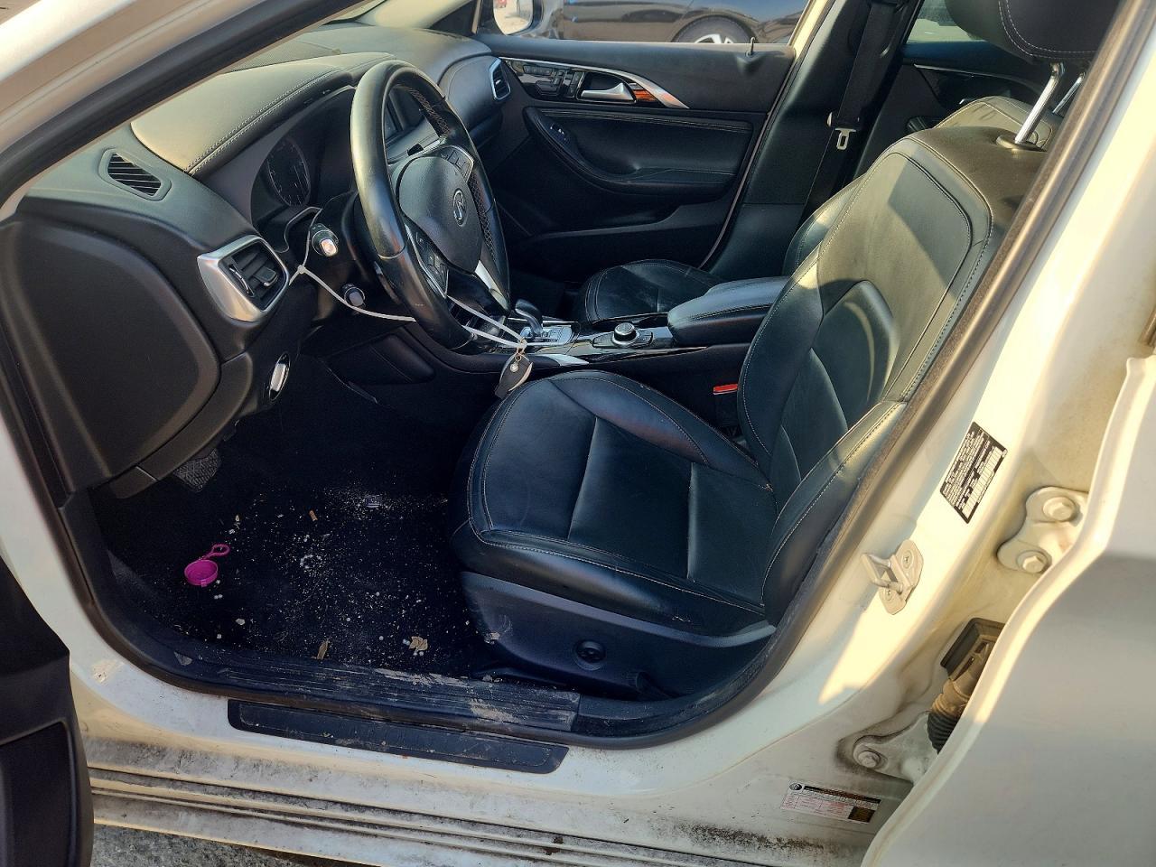 2018 Infinity Qx30