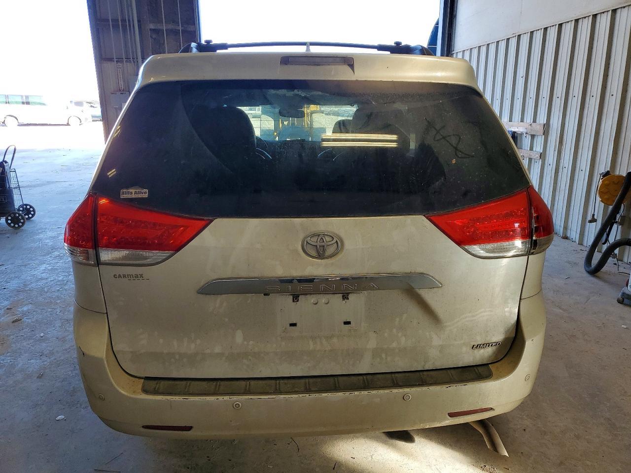 2012 Toyota Sienna xle