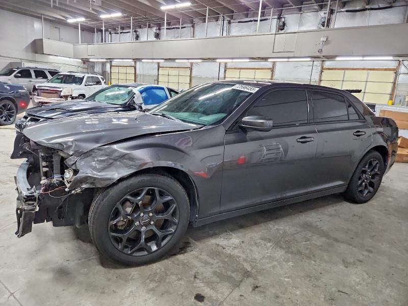 2019 Chrysler 300 s