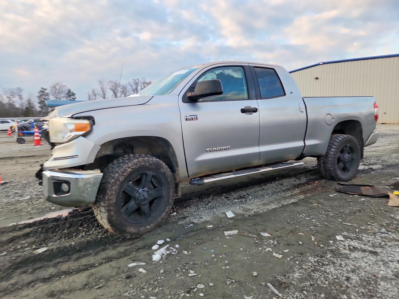2017 Toyota Tundra Double Cab SR5