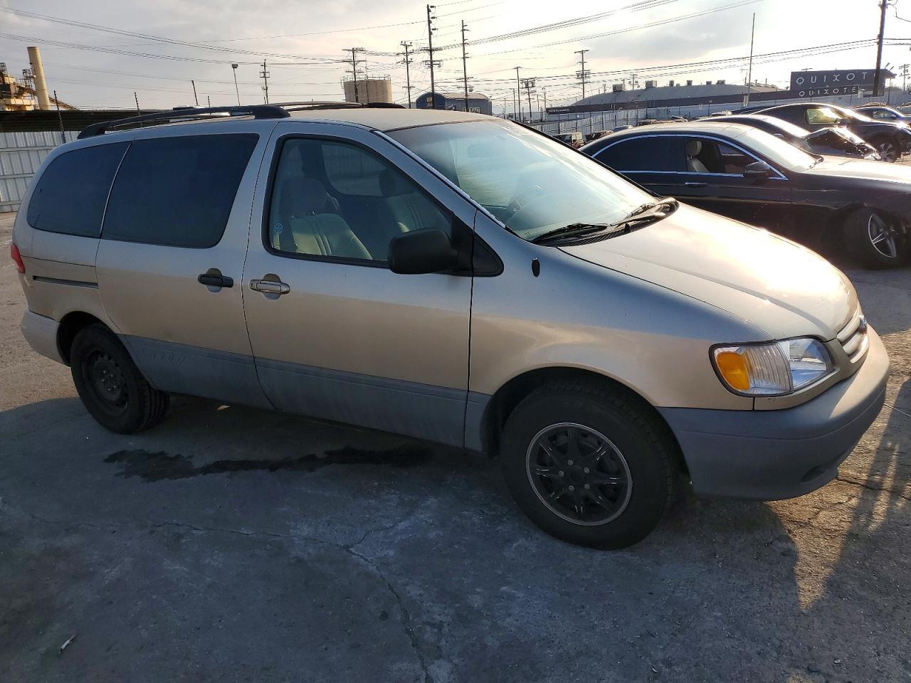 2002 Toyota Sienna ce