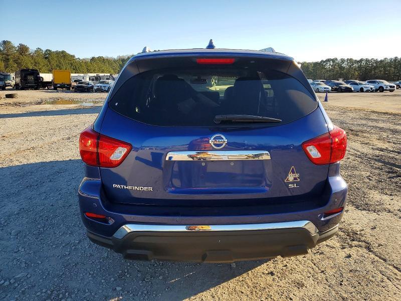 2020 Nissan Pathfinder sl