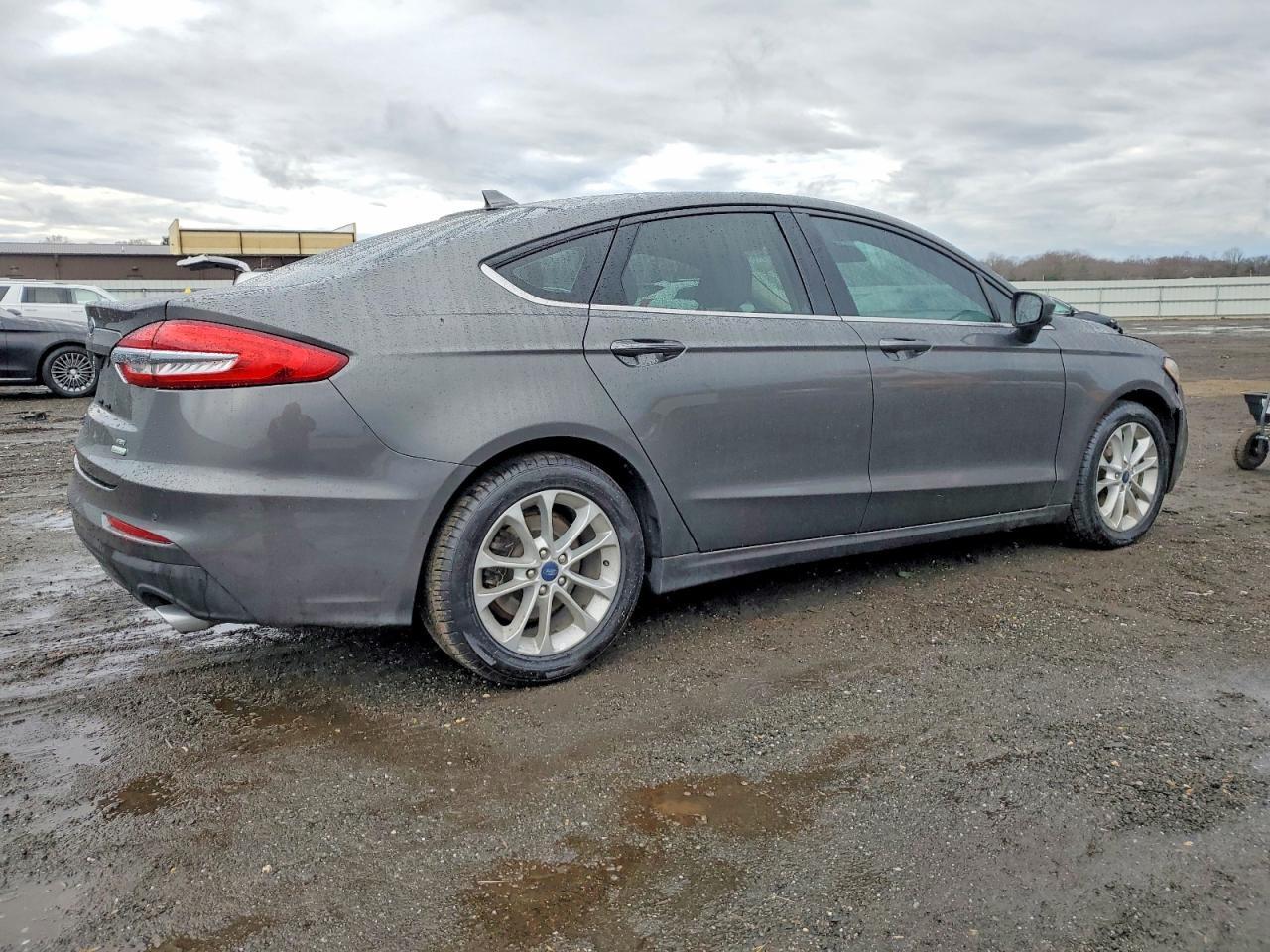 2019 Ford Fusion se