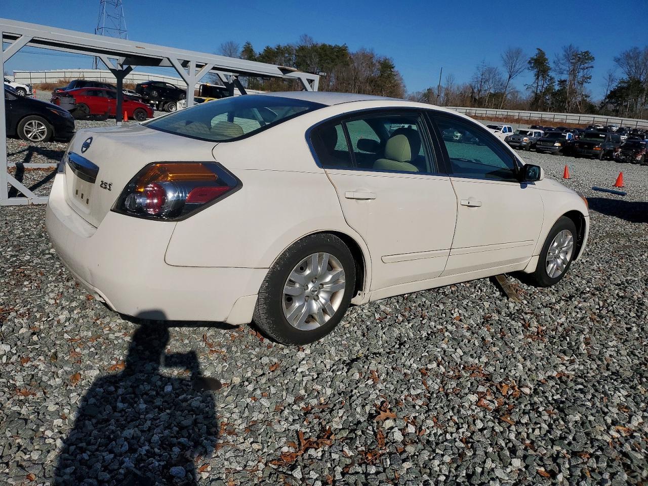 2010 Nissan Altima Base
