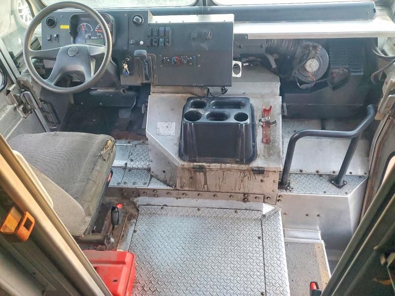 2020 Freightliner MT 45G Delivery Truck