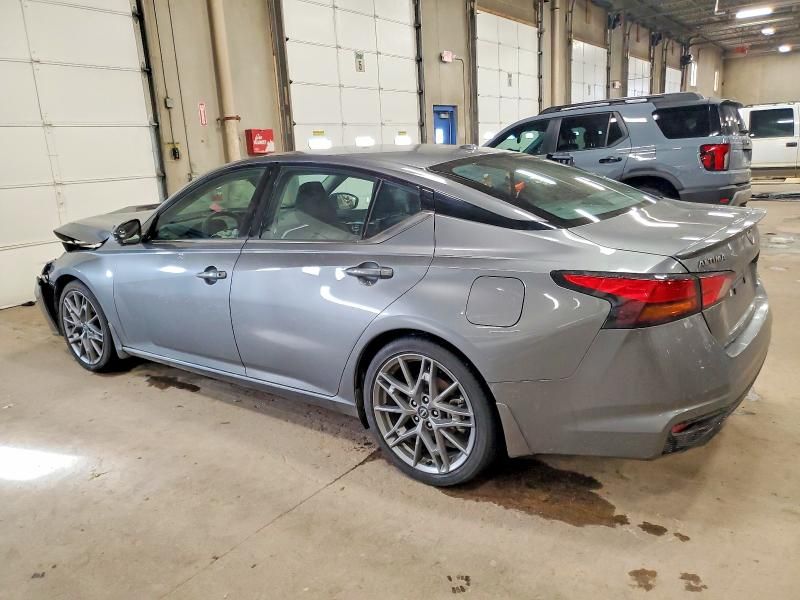 2024 Nissan Altima sr