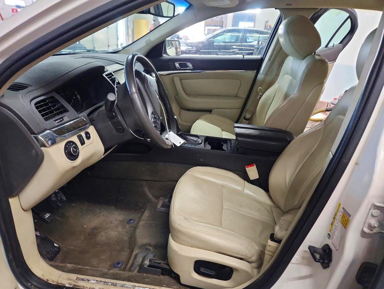 2013 Lincoln Townhouse MKS