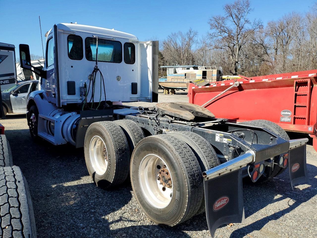 2017 Peterbilt 579 Semi Truck