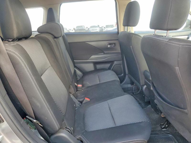 2018 Mitsubishi Outlander es