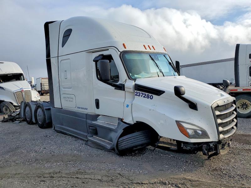 2022 Freigliner 2022 Freightliner Cascadia 126 Semi Truck