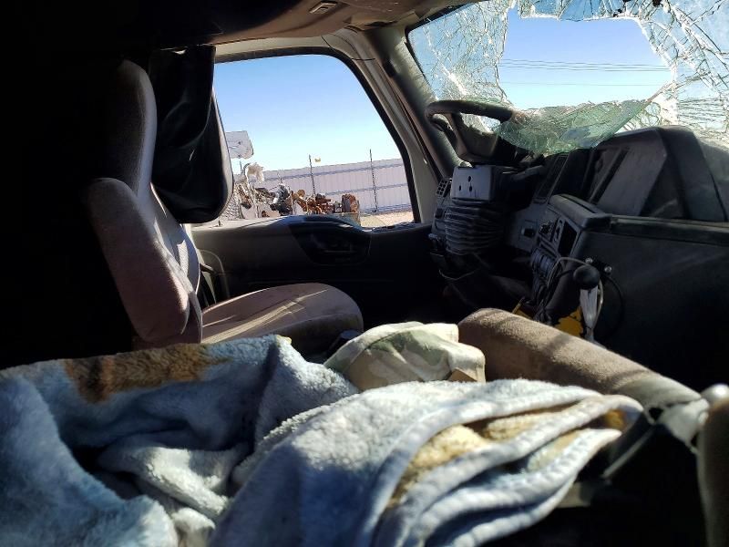 2018 International LT625 Semi Truck