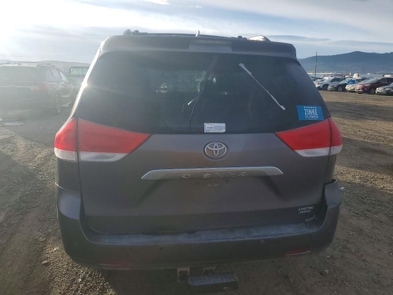 2011 Toyota Sienna xle