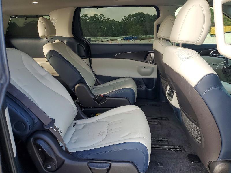 2025 KIA Carnival sx