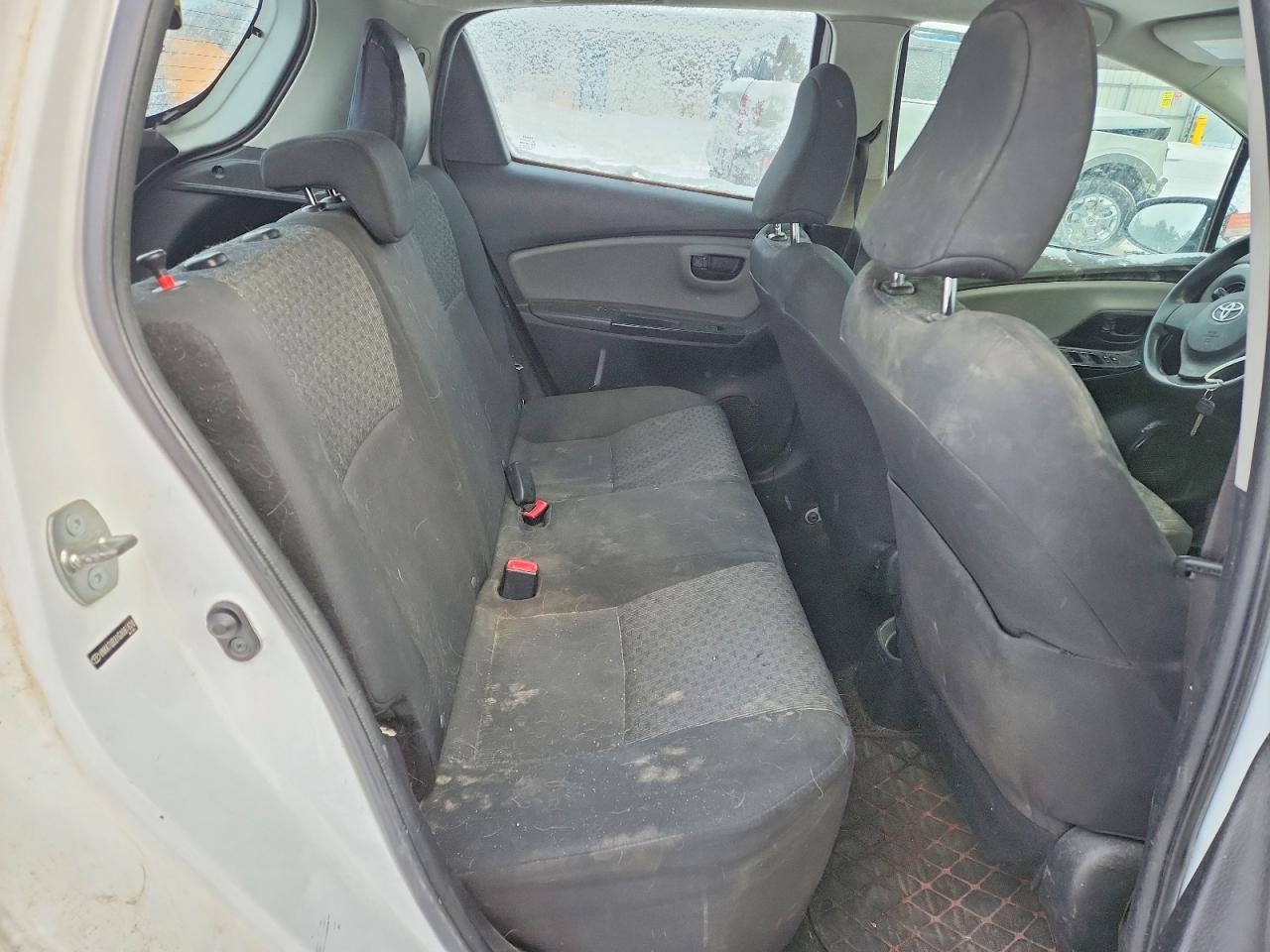 2016 Toyota Yaris l