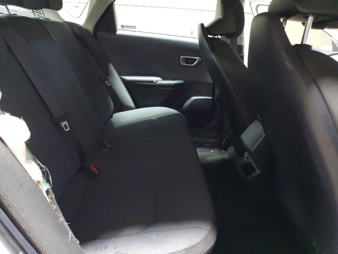 2025 KIA K4 lx