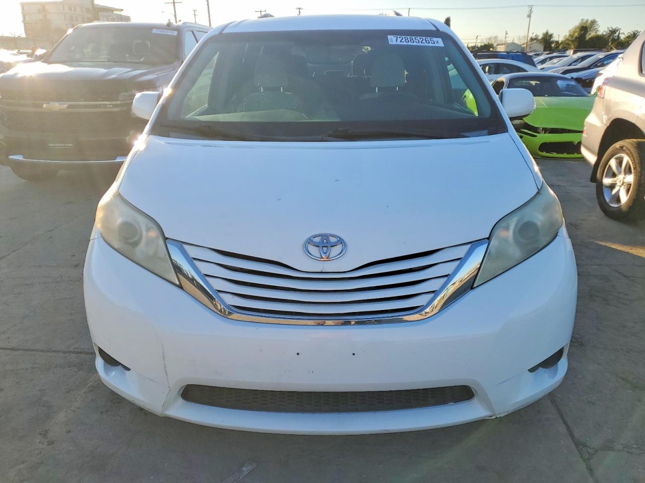 2015 Toyota Sienna le