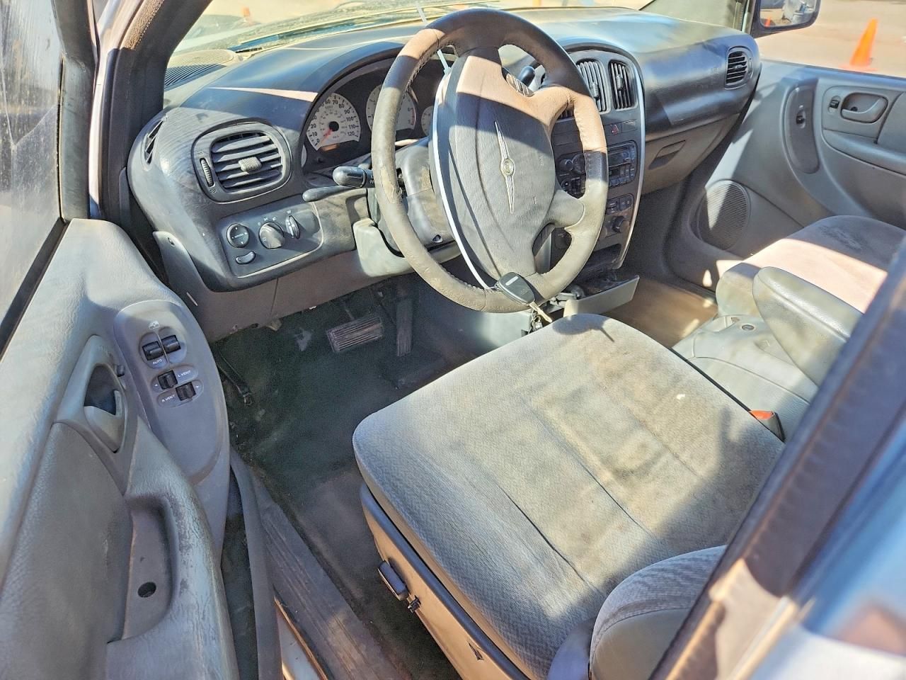 2005 Chrysler Town & Country Touring