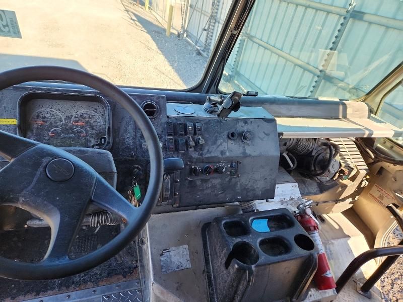 2021 Freightliner Chassis m Line Walk-in van