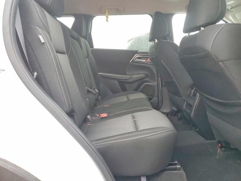 2022 Mitsubishi Outlander es