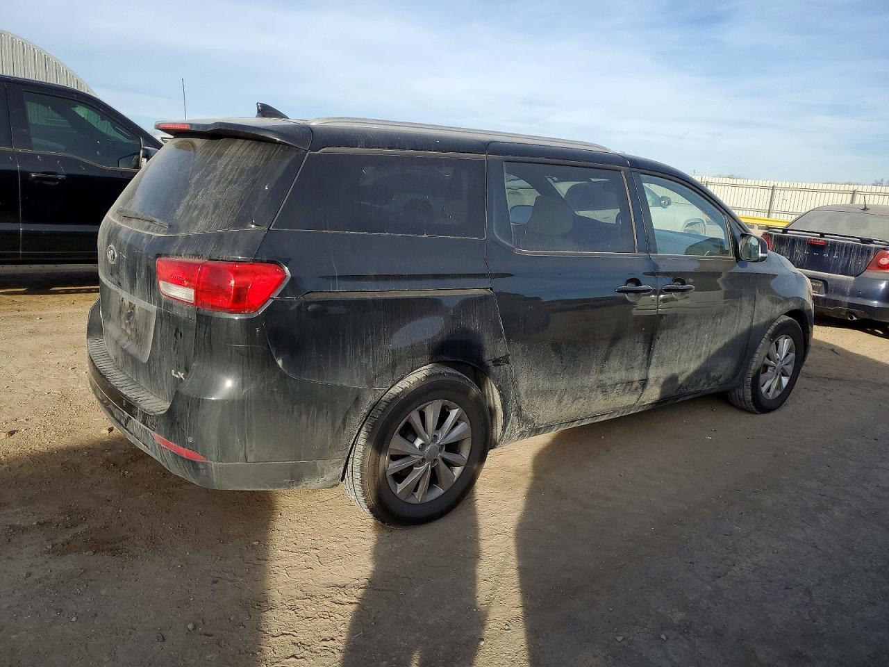 2016 KIA Sedona lx