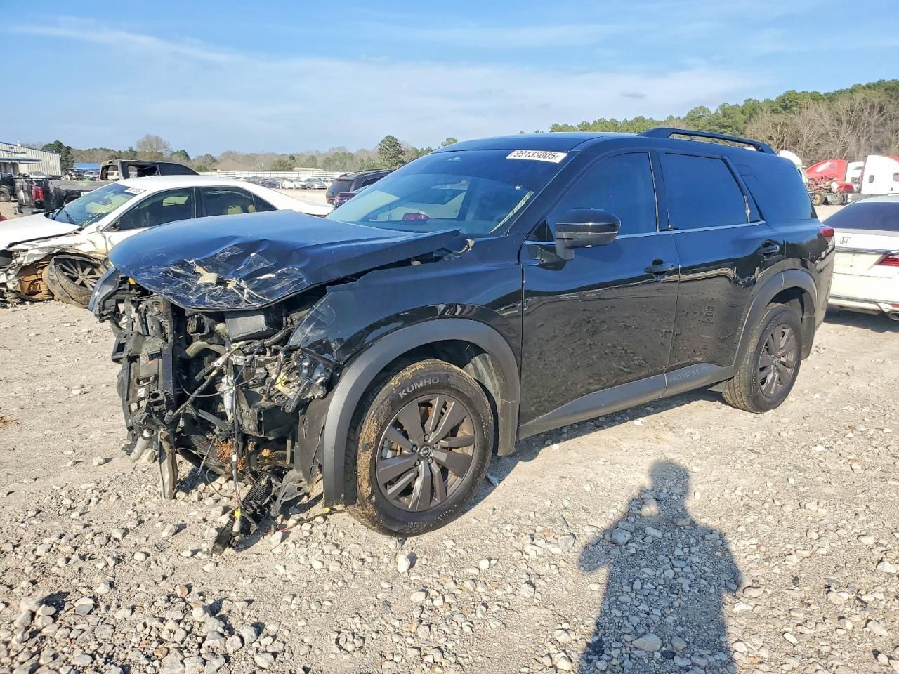 2024 Nissan Pathfinder sv