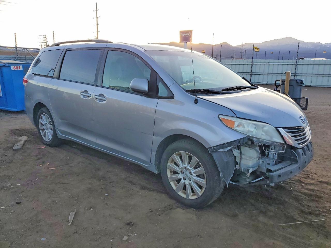 2012 Toyota Sienna le
