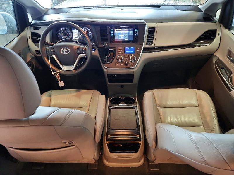2016 Toyota Sienna xle 7 Passenger