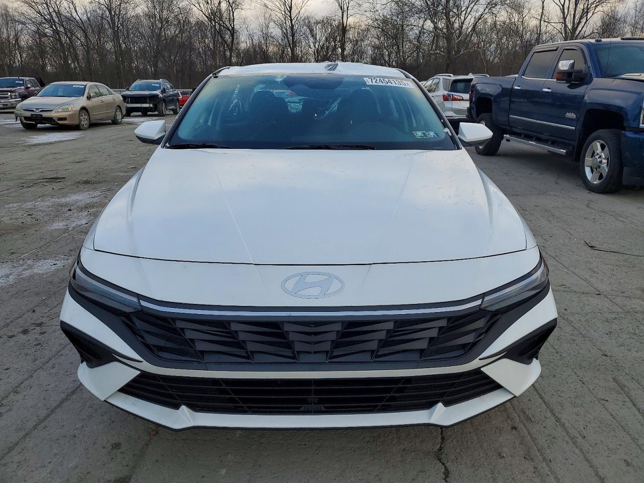 2025 Hyundai Elantra se