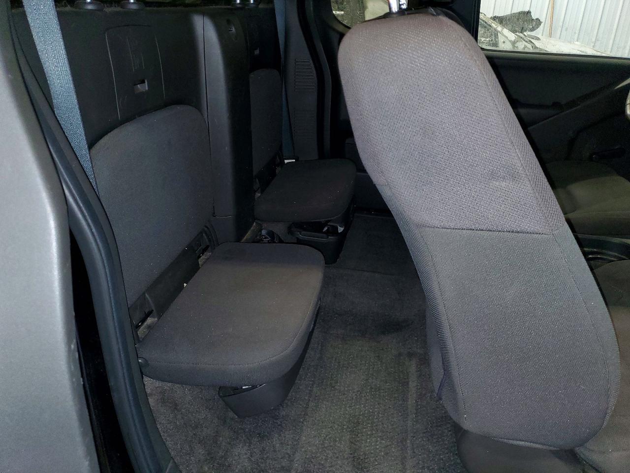 2017 Nissan Frontier s
