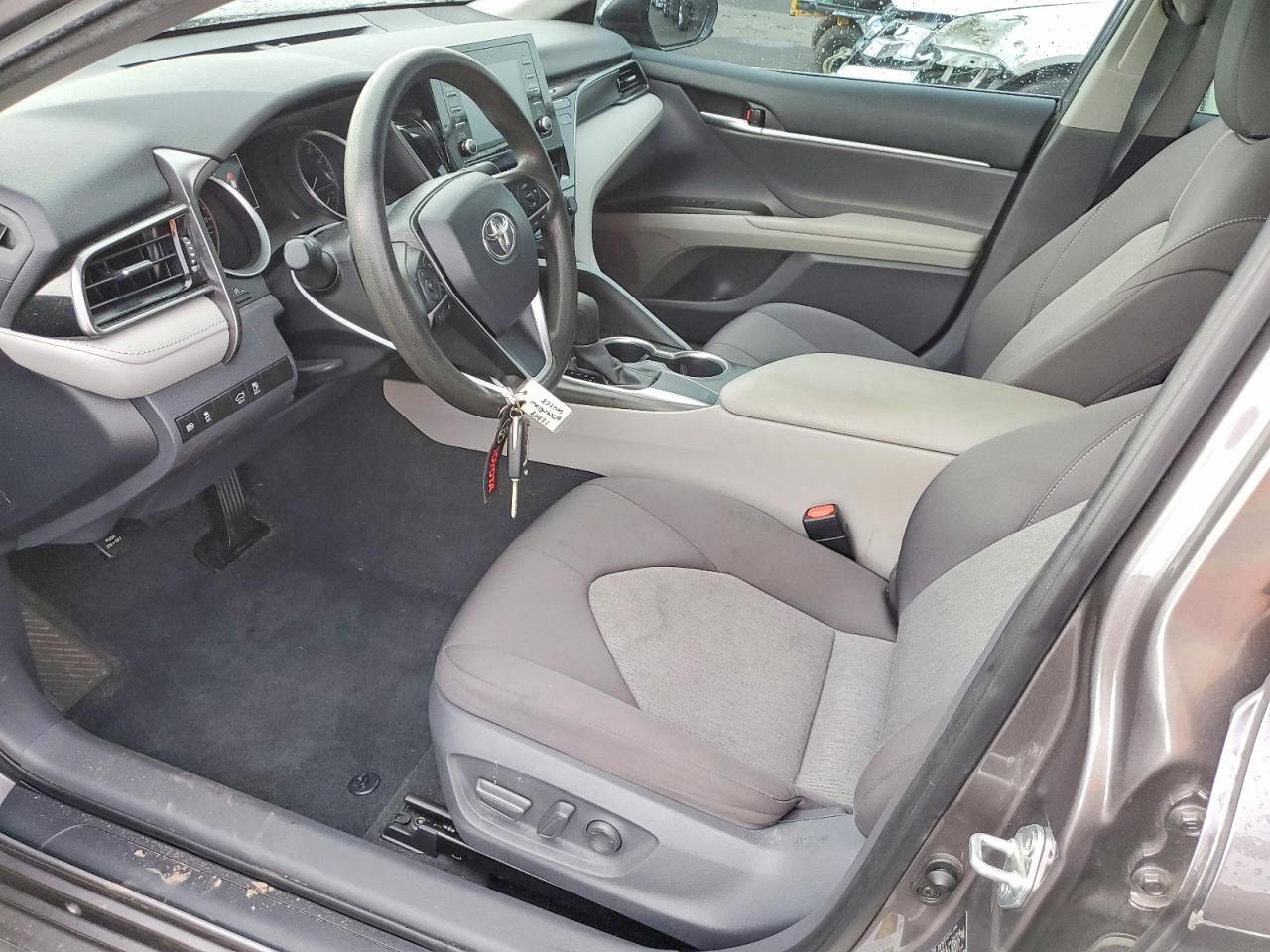 2021 Toyota Camry le