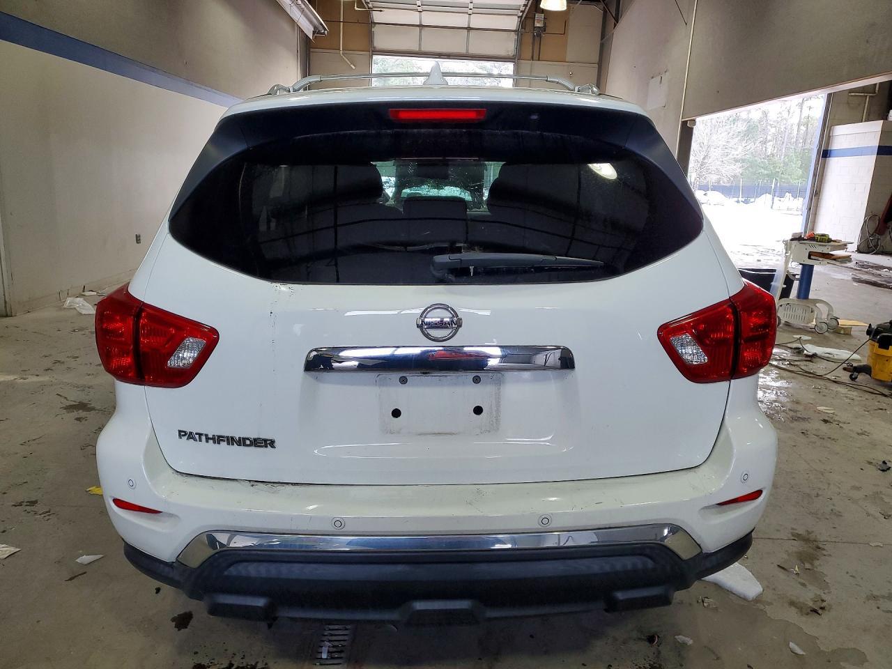 2019 Nissan Pathfinder s