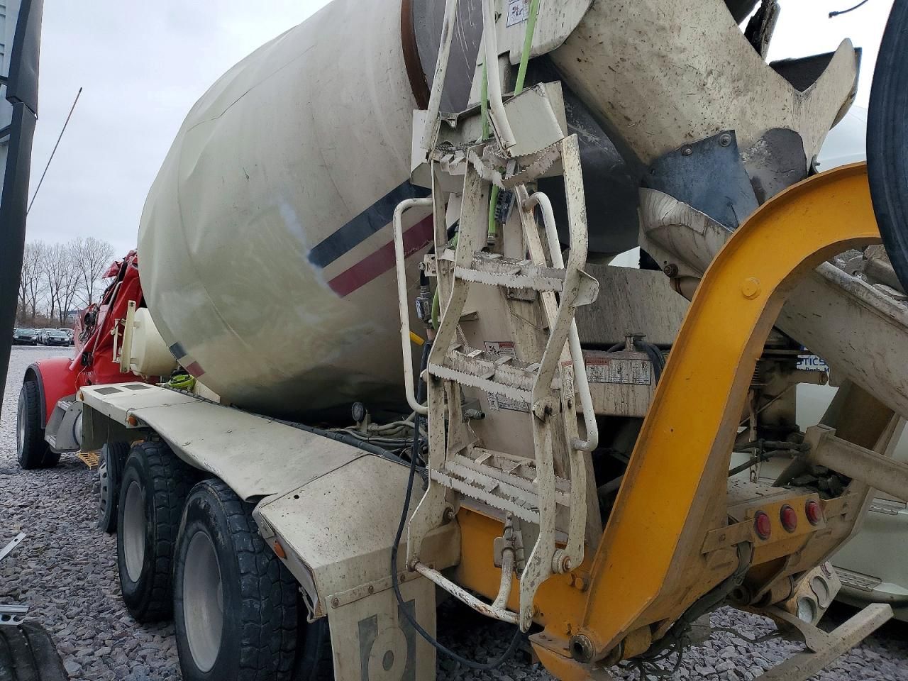 2013 Peterbilt Tractor 2013 Peterbilt 367 Ready MIX Truck