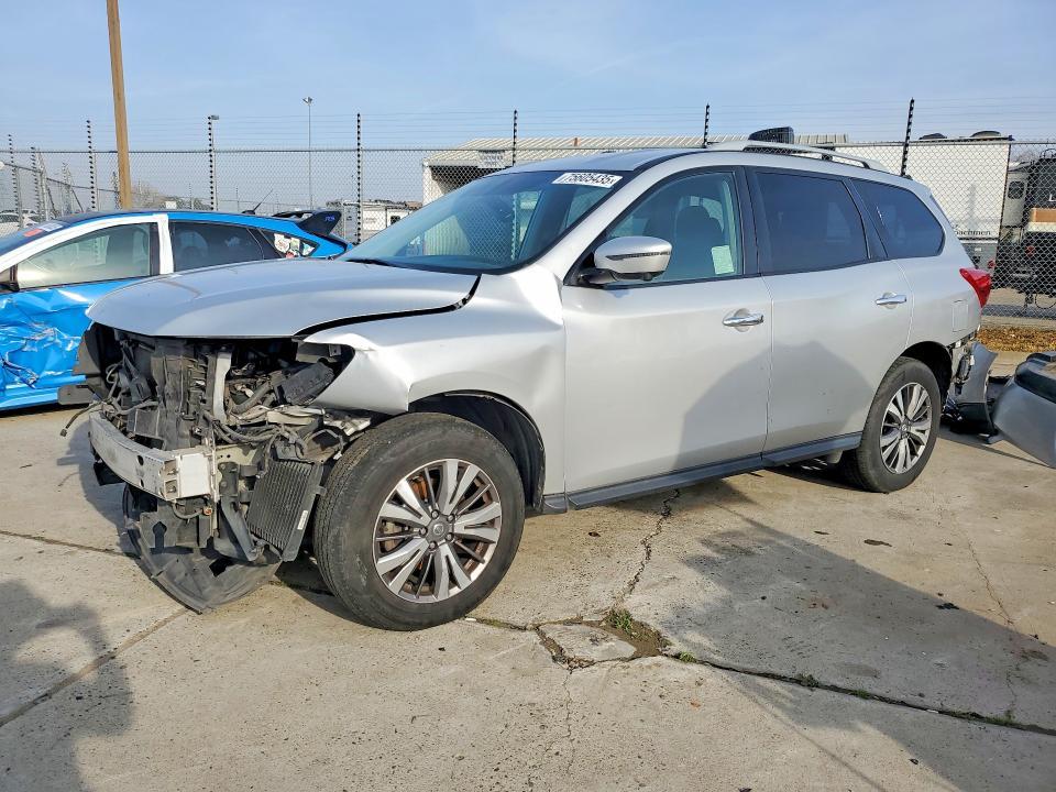 2020 Nissan Pathfinder sl
