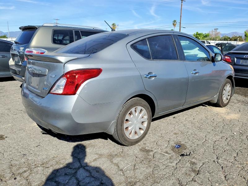 2013 Nissan Versa s
