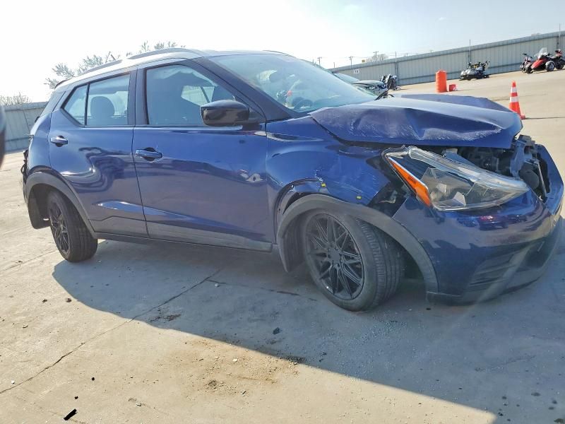 2019 Nissan Kicks s
