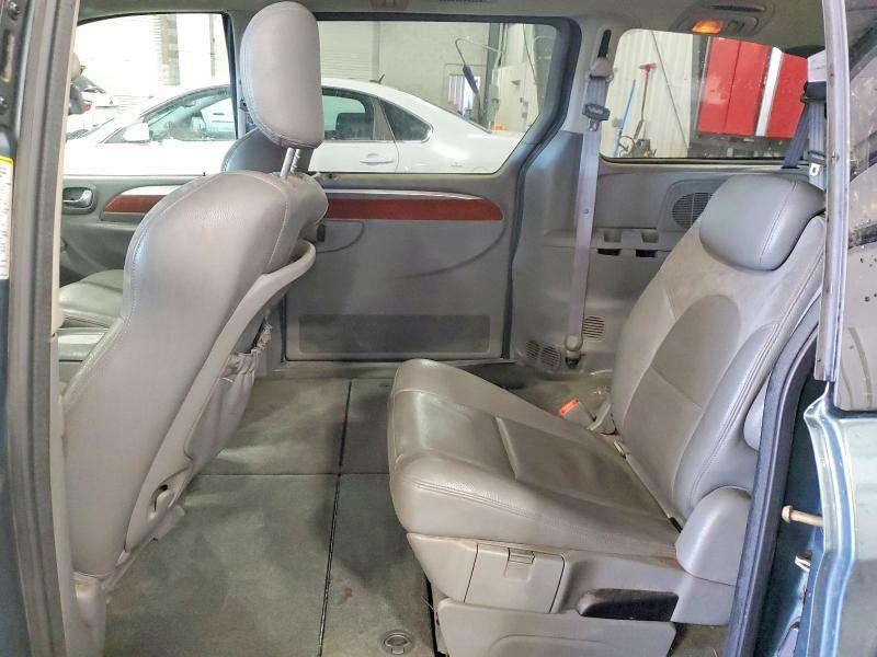 2005 Chrysler Town & Country Limited