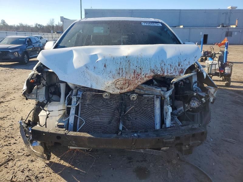 2015 Toyota Sienna xle