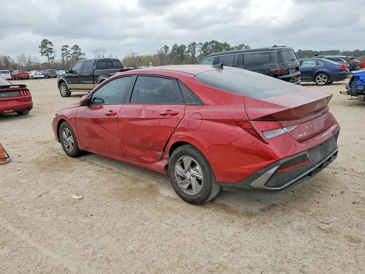 2025 Hyundai Elantra se