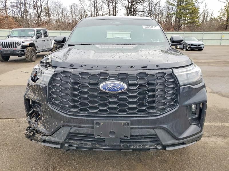 2025 Ford Explorer St-line